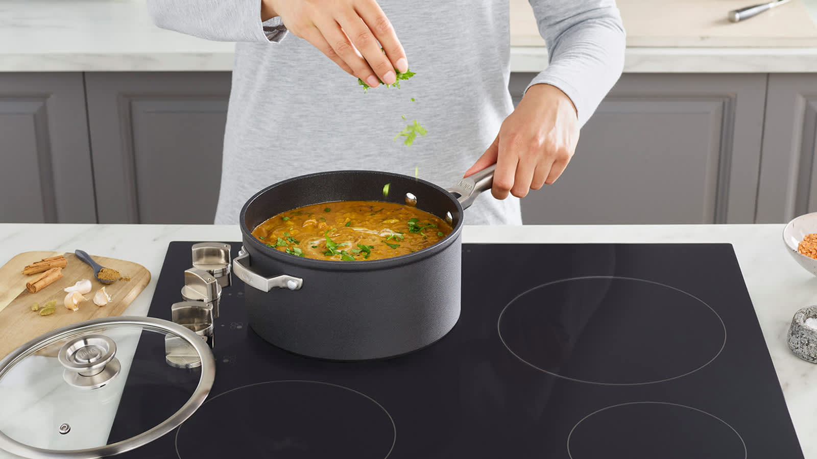 Ninja ZEROSTICK 20cm Saucepan [C50220UK] Stackable 